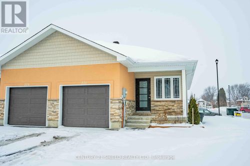 221 Third St W, Cornwall, ON, K6J0B6 | Card Image