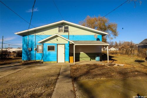 216 2nd Ave E, Shaunavon, SK, S0N2M0 | Card Image