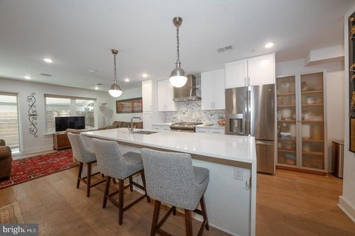 apt-1-724 N 19th St, PHILADELPHIA, PA, 19130-2090 | Card Image