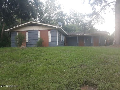 1676 Smallwood St, Jackson, MS, 39212-2674 | Card Image