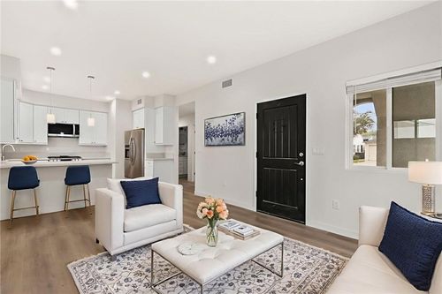 2-4508 Hedda St, Lakewood, CA, 90712-1150 | Card Image