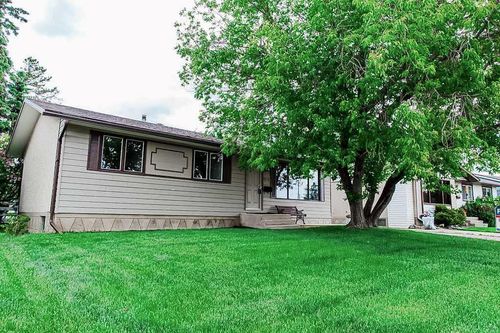 9616 91b Ave, Grande Prairie, AB, T8V0H2 | Card Image