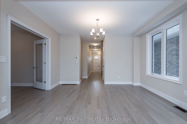 3 Periwinkle Rd, House other with 4 bedrooms, 4 bathrooms and 4 parking in Springwater ON | Image 5