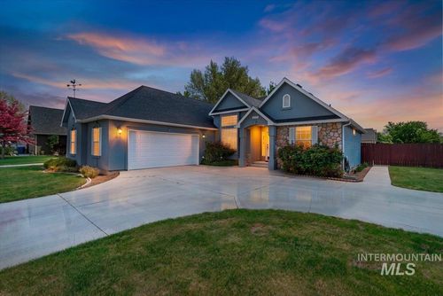 16390 Coral Dr, Nampa, ID, 83687-8355 | Card Image