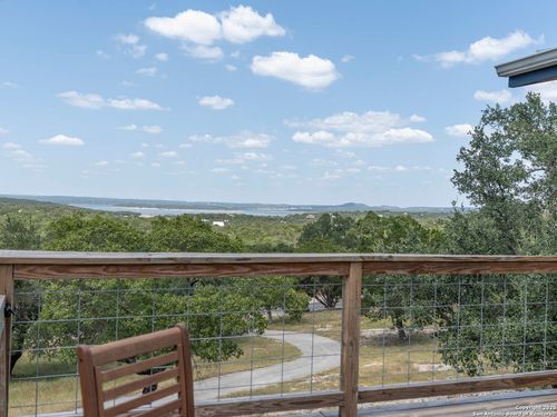 268 White Oak Dr, Canyon Lake, TX, 78133-5763 | Card Image