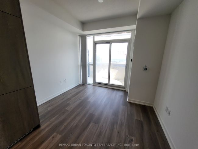 1612 - 28 Interchange Way, Condo with 2 bedrooms, 2 bathrooms and null parking in Concord ON | Image 11