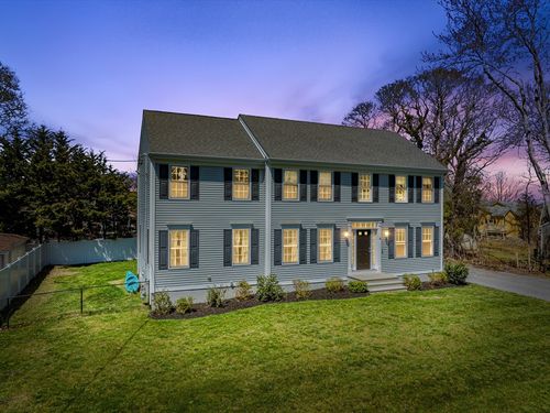 14 Grandview Ave, Fairhaven, MA, 02719-2304 | Card Image