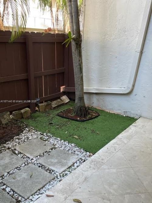 apt-305-6705 N Kendall Dr, Pinecrest, FL, 33156-1753 | Card Image