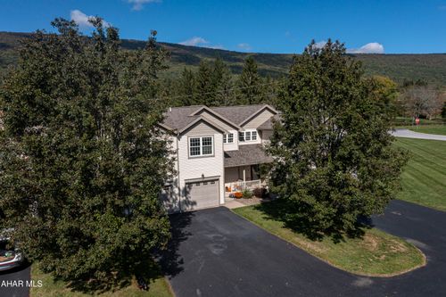 107 Augusta Dr, Hollidaysburg, PA, 16648-9304 | Card Image