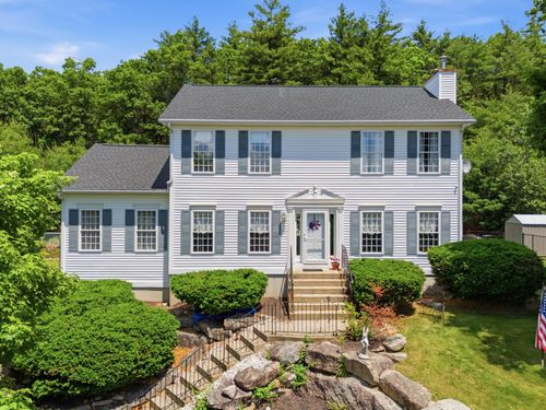 80 Rosegate Farm Dr, Manchester, NH, 03109-5126 | Card Image