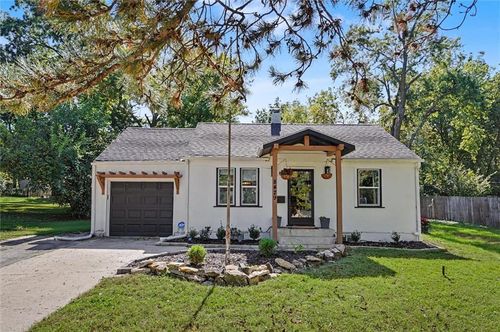 8429 W 54th Ter, Merriam, KS, 66202-1013 | Card Image