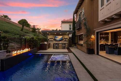 4720 Borden Ct, Carlsbad, CA, 92010-5661 | Card Image