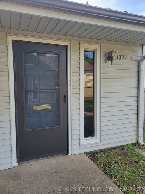 d-1327 E 38th Street, Tulsa, OK, 74105 | Card Image