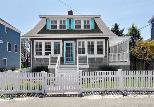 beachside-62 F St, Hull, MA, 02045-1827 | Card Image