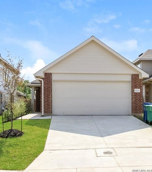 5115 Jade Xing, San Antonio, TX, 78222-2220 | Card Image