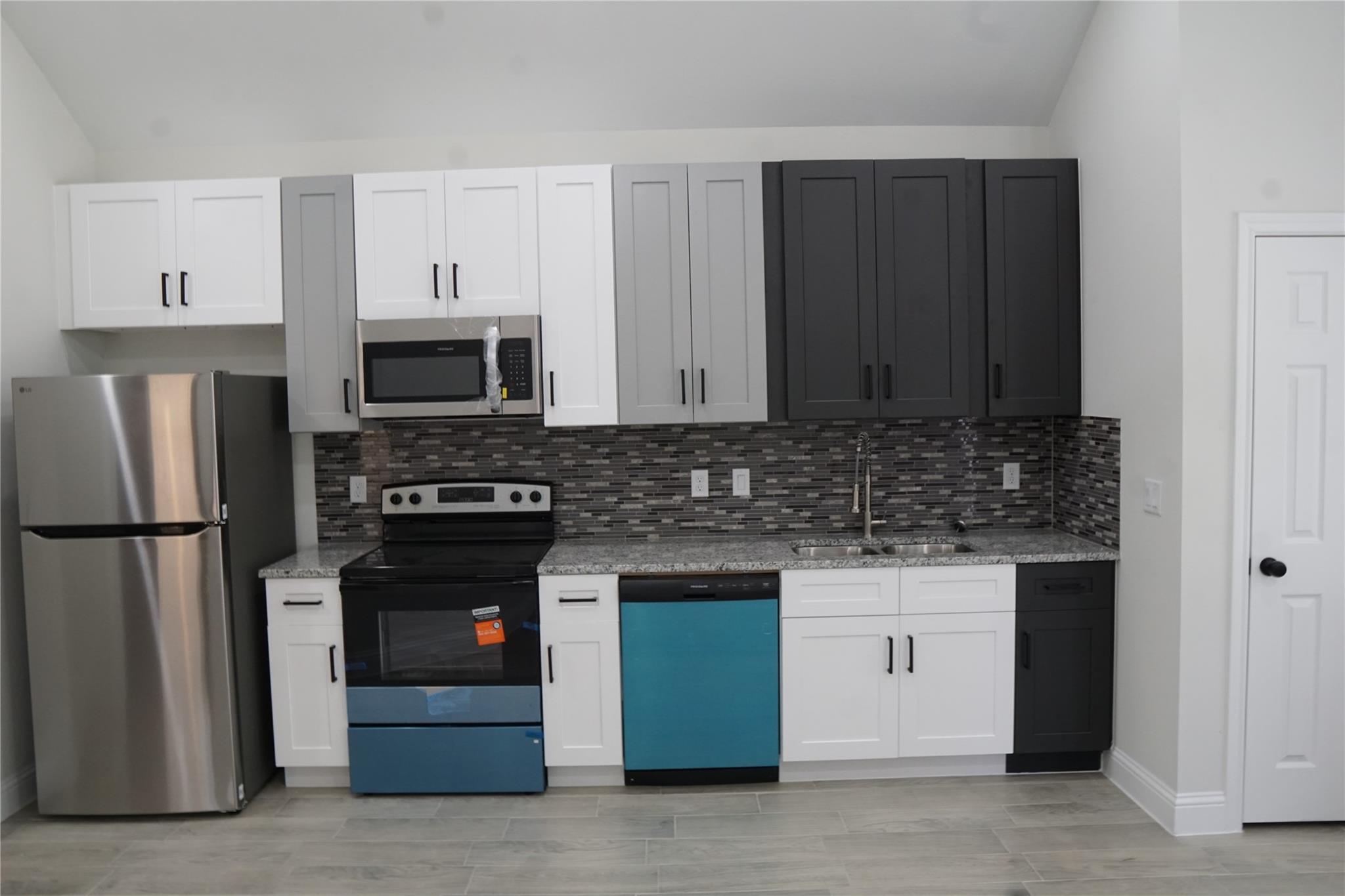 Residential Lease in Willis 4
