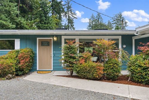 16318 Se Newport Way, Bellevue, WA, 98006-1848 | Card Image