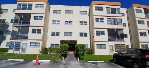 208-4042 Nw 19th St, Fort Lauderdale, FL, 33313 | Card Image