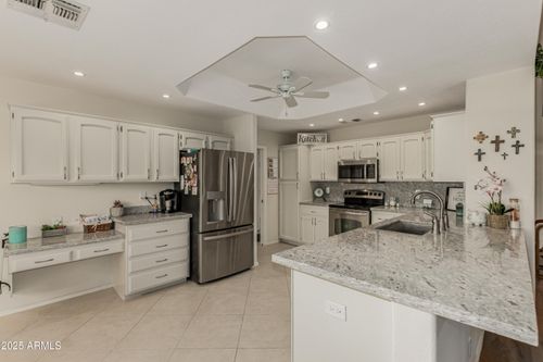 7811 E Navarro Ave, Mesa, AZ, 85209-6915 | Card Image