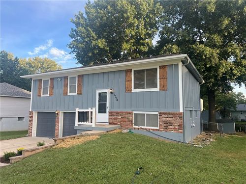 1314 R D Mize Rd, Grain Valley, MO, 64029-9433 | Card Image
