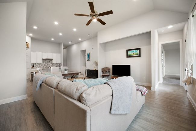 127 Buteo St, House other with 4 bedrooms, 3 bathrooms and 2 parking in Cedar Creek TX | Image 28