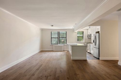 316-60 E 9th St, New York, NY, 10003-6419 | Card Image