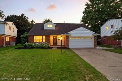 14931 Lakewood Dr, Plymouth, MI, 48170-2694 | Card Image