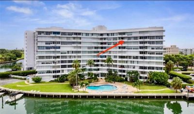 902 - 9101 E Bay Harbor Dr, Condo with 2 bedrooms, 2 bathrooms and null parking in Bay Harbor Islands FL | Image 1