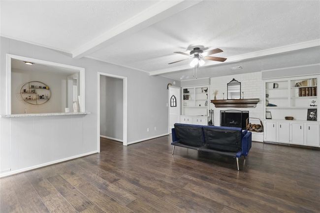 Family Room | Image 6