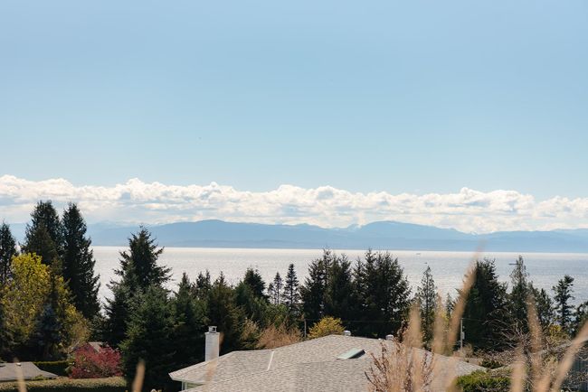5016 Laurel Avenue, House other with 2 bedrooms, 2 bathrooms and 3 parking in Sechelt BC | Image 4