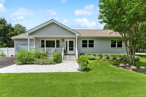 12 Hampton Bays Dr, Hampton Bays, NY, 11946-3054 | Card Image