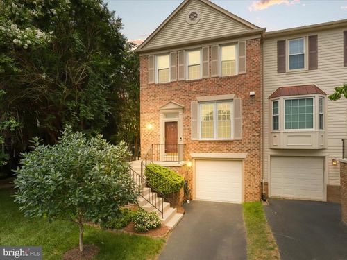 4255 Sleepy Lake Dr, FAIRFAX, VA, 22033-2843 | Card Image