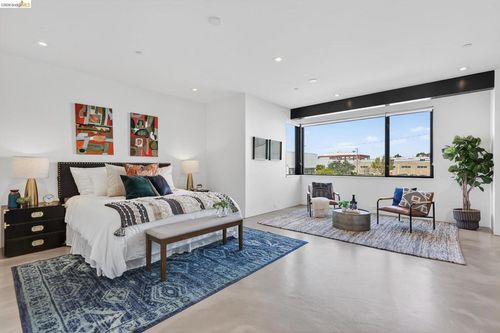 811 Folger Ave, Berkeley, CA, 94710-2800 | Card Image