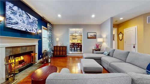 11 Dorian Way, Campbell Hall, NY, 10916-3347 | Card Image