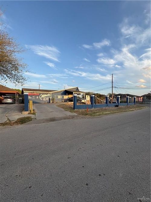 2829 Jardin St, Roma, TX, 78584-6696 | Card Image