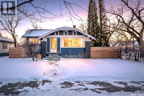 203 Oxford St E, Moose Jaw, SK, S6H0S8 | Card Image
