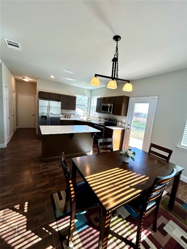 3805 Highway 290 E, House other with 3 bedrooms, 3 bathrooms and 4 parking in Paige TX | Image 11