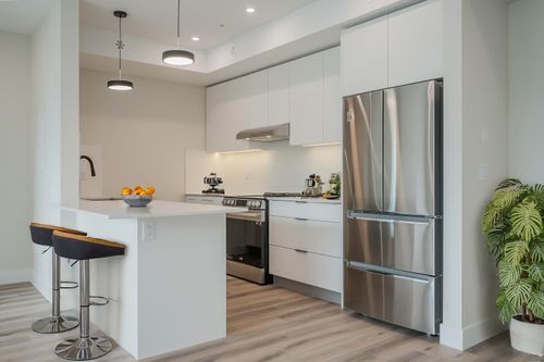 402-6285 King George Blvd, Surrey, BC, V3X0L3 | Card Image