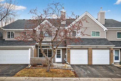 18124 Settlers Way, Eden Prairie, MN, 55347-1036 | Card Image