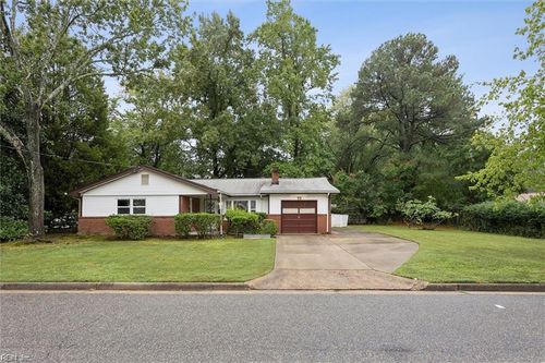 73 Stanley Dr, Newport News, VA, 23608-1435 | Card Image