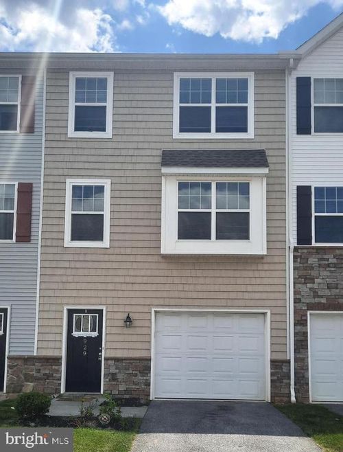 929 Admirals Quay Dr, MECHANICSBURG, PA, 17050-2860 | Card Image