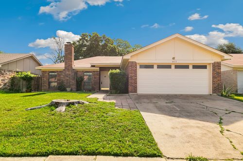 6612 Patsy Ln, Watauga, TX, 76148-2634 | Card Image