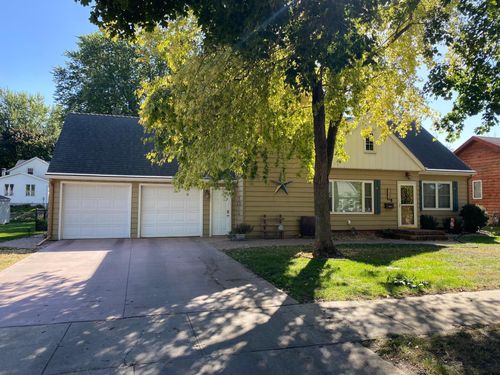 108 W Okabena St, Worthington, MN, 56187-1535 | Card Image