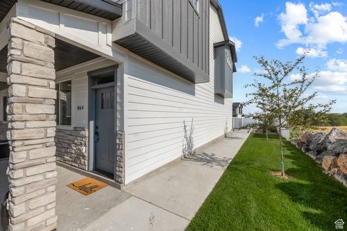 864 E 250 N, Hyrum, UT, 84319-3108 | Card Image
