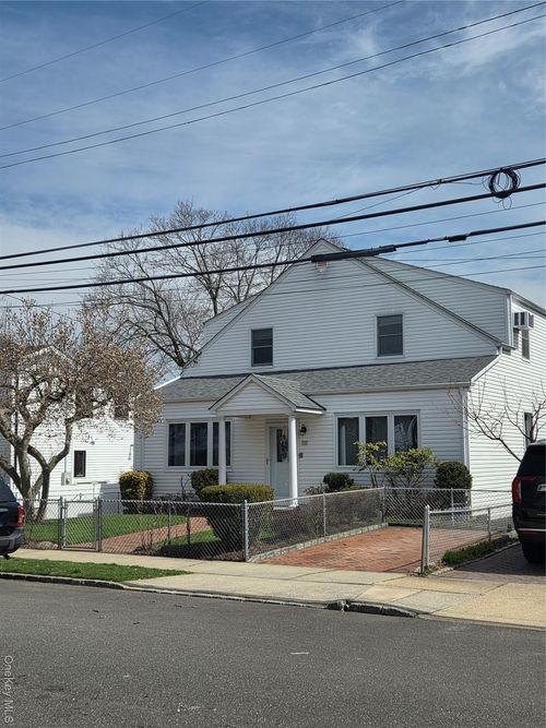 58 Juniper Rd, Port Washington, NY, 11050-1452 | Card Image