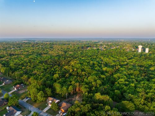 888 Timbercrest Avenue, Okmulgee, OK, 74447 | Card Image