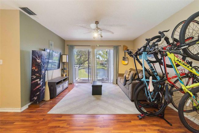APT-203 - 1250 Sw 113 Th Ter, Condo with 2 bedrooms, 2 bathrooms and null parking in Pembroke Pines FL | Image 10