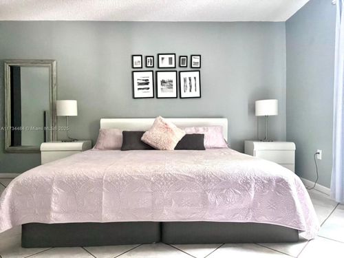 apt-331-201 178th Dr, Sunny Isles Beach, FL, 33160-2829 | Card Image
