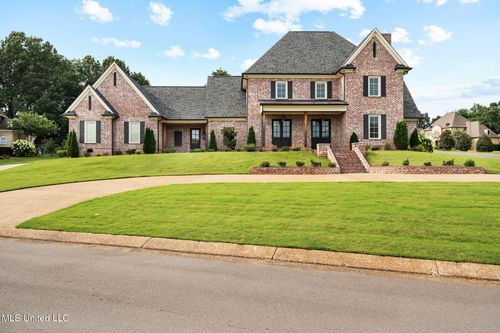 4686 Crystal Springs Cv, Olive Branch, MS, 38654-6889 | Card Image