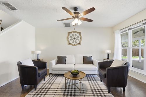 848 Stafford Station Dr, Saginaw, TX, 76131-4910 | Card Image